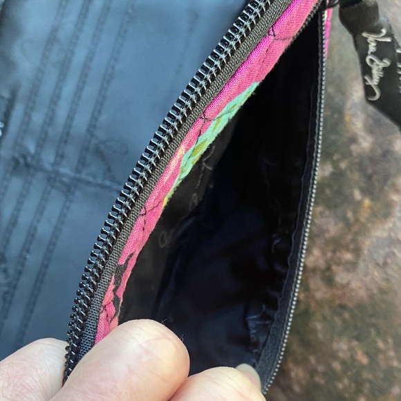 Vera Bradley Va Va Bloom Pattern (Retired) Zip-Around Quilted Wallet/Wristlet - Picture 6 of 16